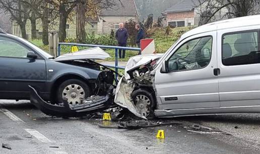 Frontalni sudar kod Požege, jednog su prevezli u bolnicu