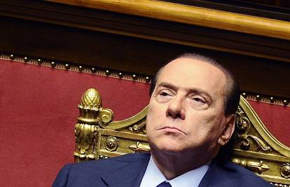 Silvio Berlusconi je iznenađen i tužan nakon lokalnih izbora