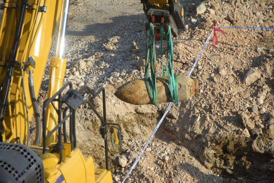 Pula: Iz samog centra Pazina uklonjena zaostala bomba iz Drugog svjetskog rata