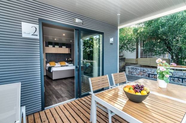 Prodaje se luksuzna mobilna kućica u Tisnom kraj plaže. Ima 22 kvadrata. Cijena? 'Povoljna'