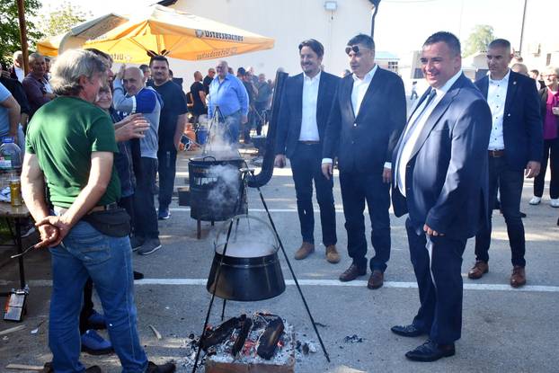 Predsjednik RH Zoran Milanović na obilježavanju Dana Općine Stari Mikanovci