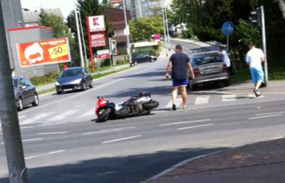 Sudarili se vozač automobila i motociklist, nitko nije ozlijeđen