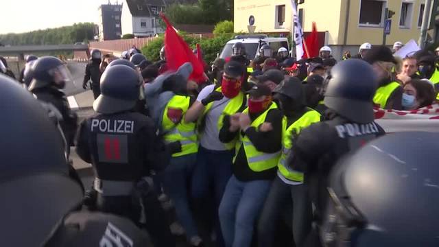 Thousands protest against Germany's far-right AfD party convention