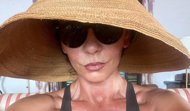 FOTO Catherine Zeta Jones je otkrila tajnu vitke figure: Evo što jede i kako se mijenjala