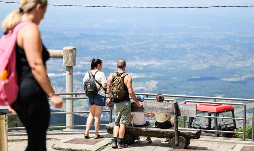 FOTO Zagrep&ccaron;ani pobjegli od gradske vru&cacute;ine: Sun&ccaron;ani dan proveli na Sljemenu