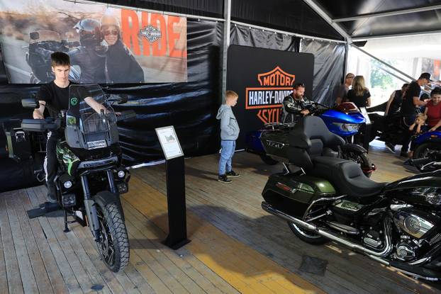 Zagreb: Harley Davidsoni privukli velik broj građana na Bundeku