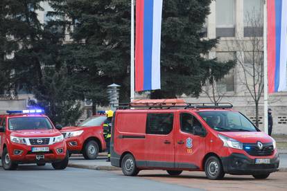 Beograd: Svečani doček vatrogasaca i spasilaca koji su pružili pomoć Turskoj nakon razornog potresa 