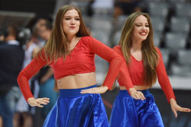 Atraktivne plesaÄice zabavljale publiku tijekom utakmice Liaoning - CSKA Moscow