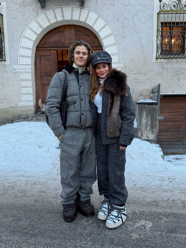 FOTO 'Alpski modni mačak' voli nositi bunde, suknje i lakirati nokte. Sad dominira skijanjem