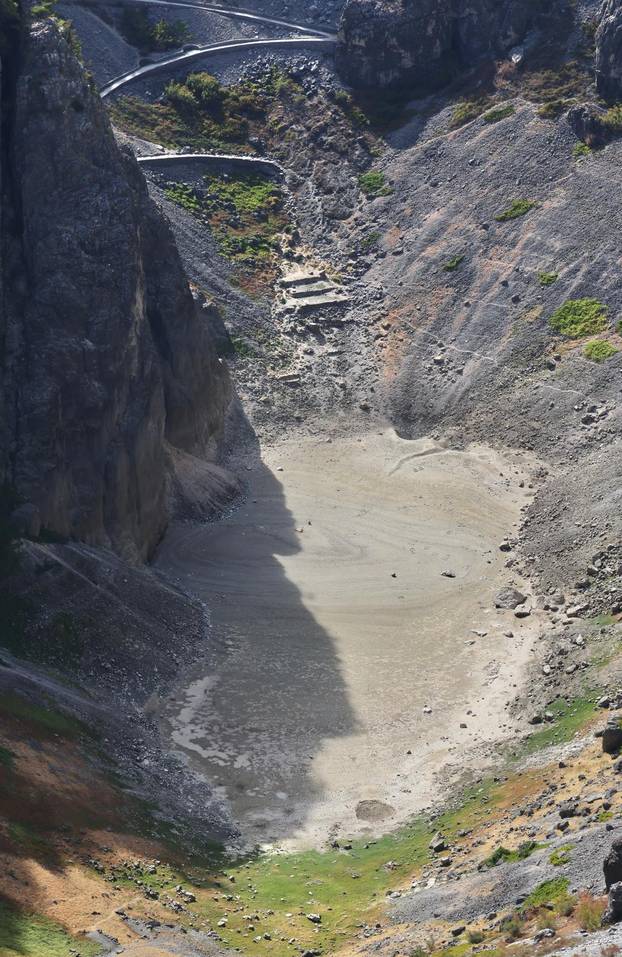 Imotski: Presušilo Modro jezero