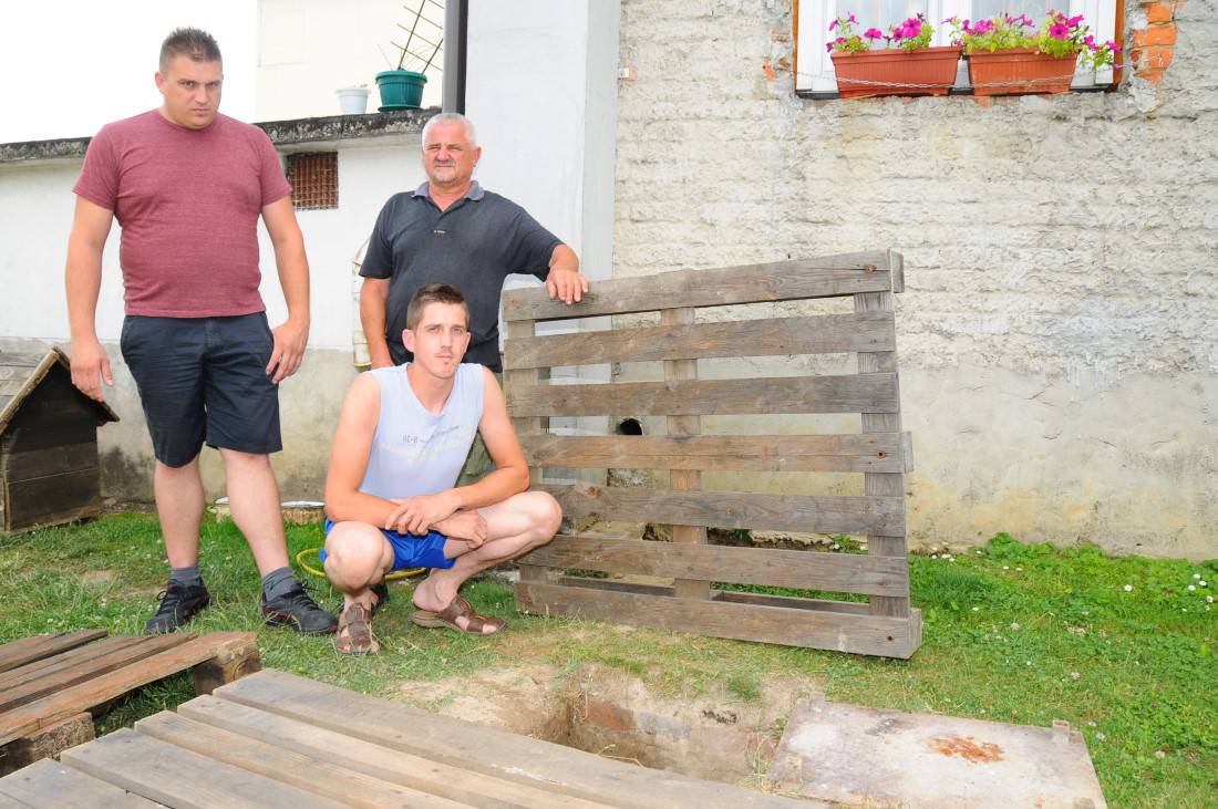 'Babo, pomozi mi, izvuci me...': Dječak lovio zeca i pao u bunar