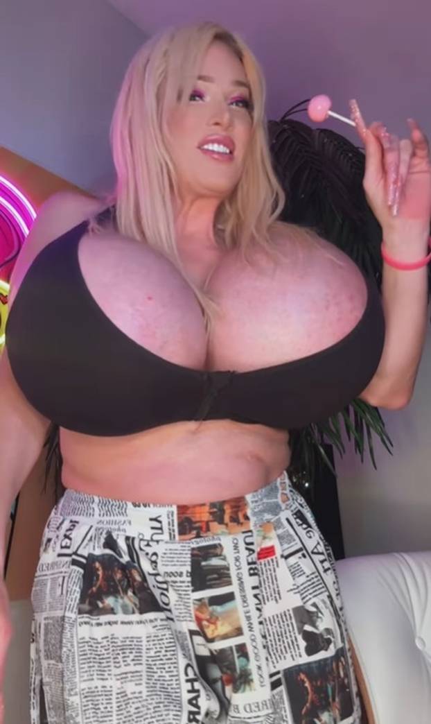 FOTO Jesu li ovo najveće grudi na svijetu? 'Majko mila... poput planeta su. Imaju svoje satelite'