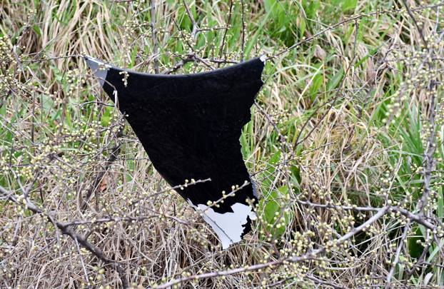 FOTO Tužni prizori u Sl. Brodu: Na mjestu gdje je poginulo dijete gori bijeli lampion...