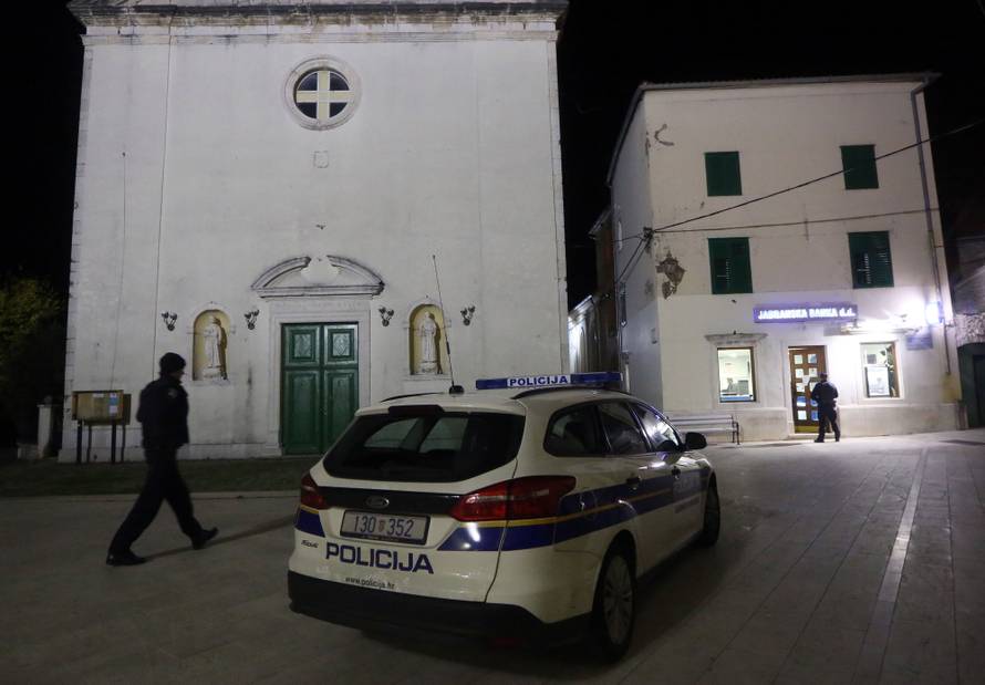 Skradin: OpljaÄkana poslovnica Jadranske banke