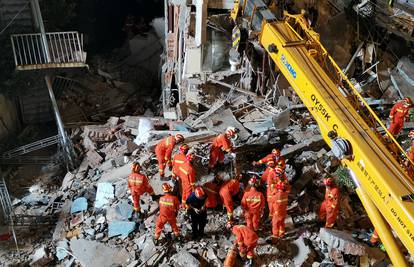 Strava u Kini: Urušio se hotel, osmero ljudi je poginulo, traga se za još devetero u ruševinama