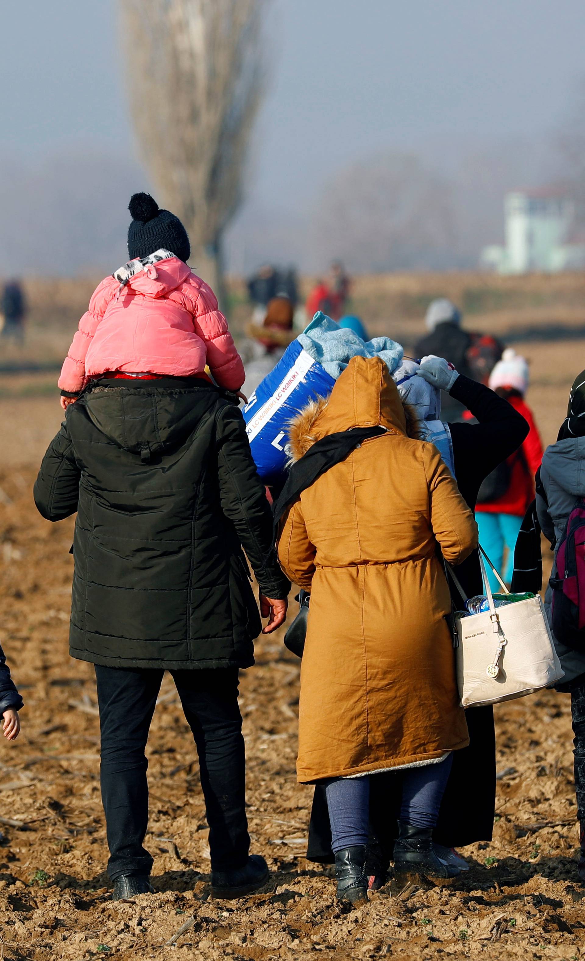 Turska: Pustili smo 75 tisuća migranata da krenu prema EU