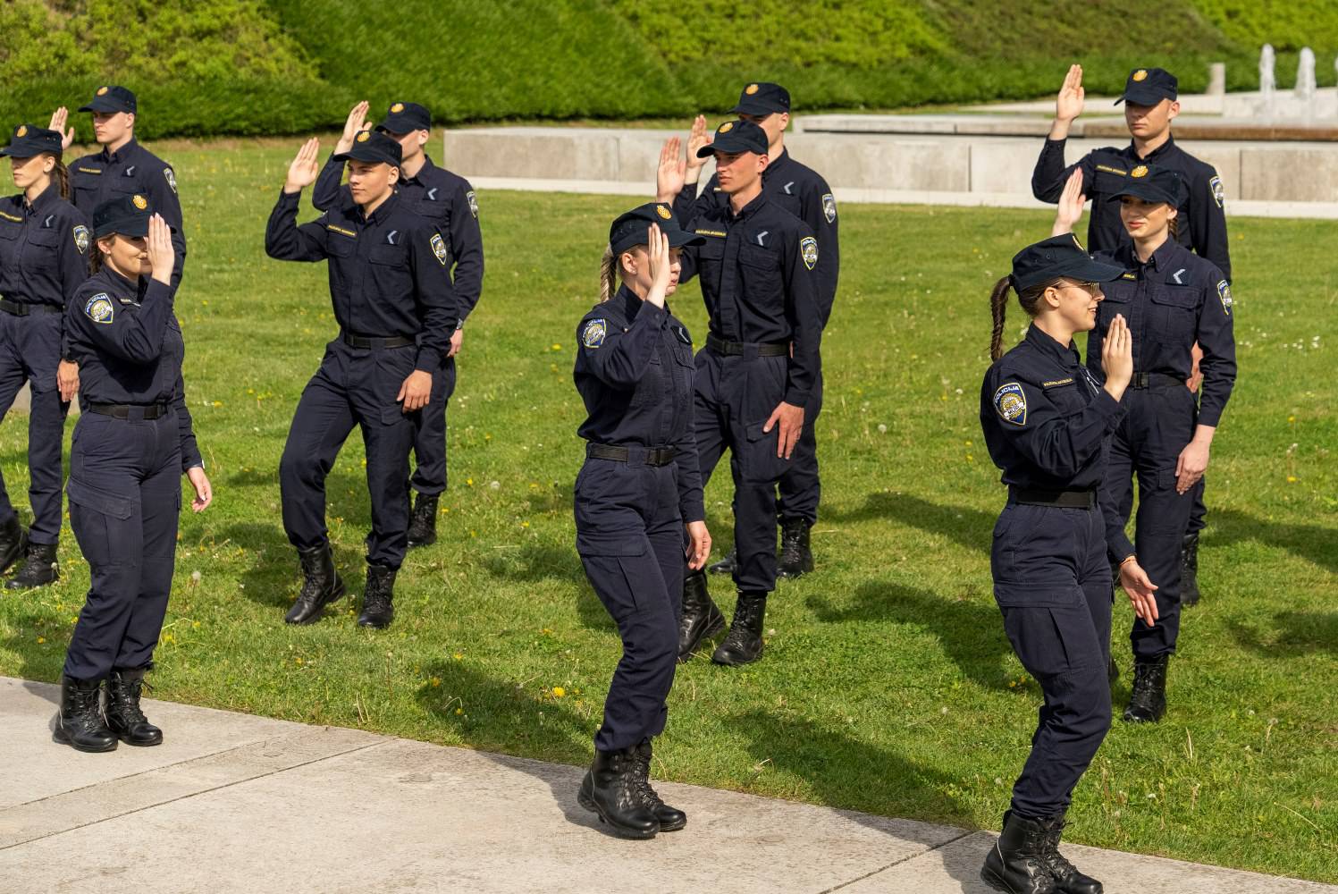 VIDEO Pogledajte kako policajci plešu na 'Rim Tim Tagi Dim'