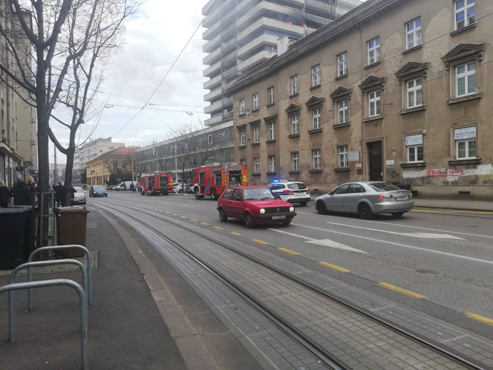 Buknulo u Zagrebu: Gorio je stan na devetom katu nebodera