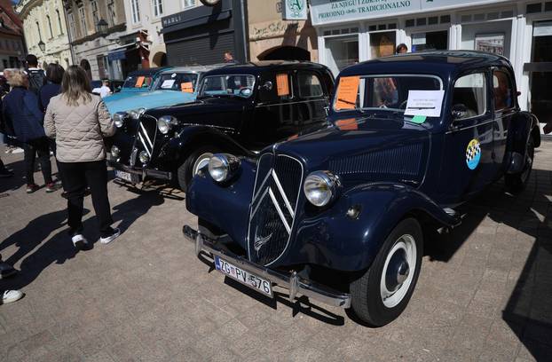 Zagreb: Na Europskom trgu održana je izložba oldtimera