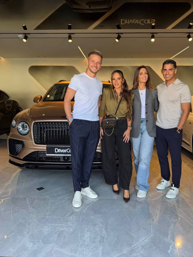 FOTO Raquel Mauri ima novu zvijer od 300.000 eura? U Bentleyju se ljubila s Rakitićem