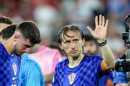 Hrvatska i Milan jo&scaron; su na &ccaron;ekanju! Evo kad &cacute;e Modri&cacute; odlu&ccaron;iti o svojoj budu&cacute;nosti