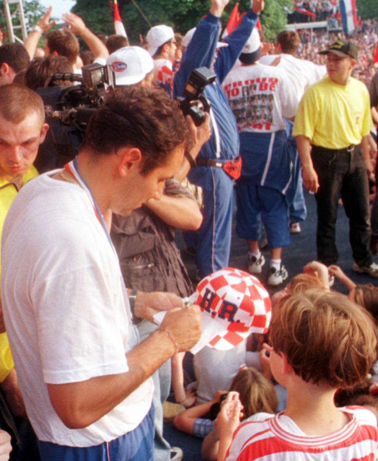 vatreni - doček hrvatske nogometne reprezentacije 1998.