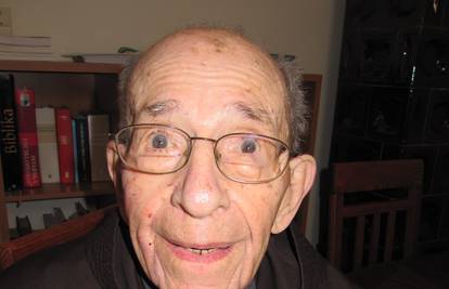 Osmijeh skromnog fratra: Ima 105 godina i sve svoje zube