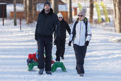 FOTO Otvorena je sezona skijanja i sanjkanja na Platku