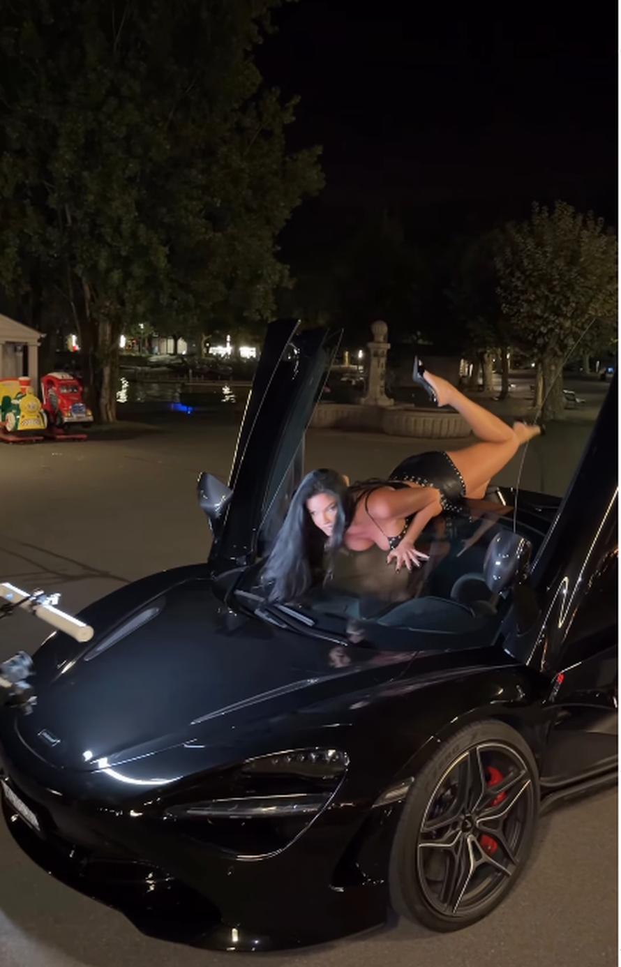 Ivana Knoll na nastupu u New Yorku pokazala tange, ugledala se na Severinu i Kim Kardashian