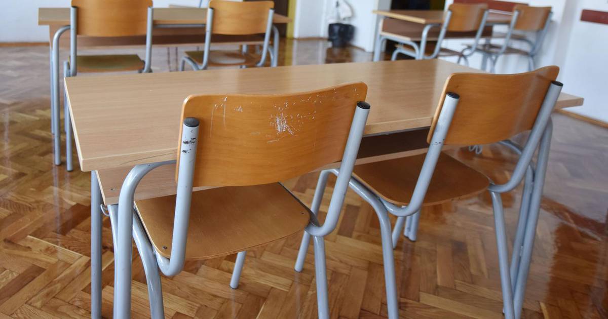 Teacher in Dalmatia accused of touching schoolgirls, parents report the incidents but he continues to work