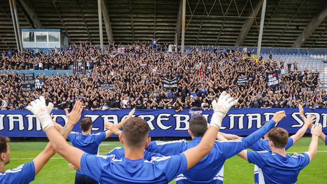 Zagreb: Bad Blue Boys dali podršku nogometašima Dinama uoči odlaska u Prag