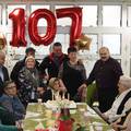 Pa, bako Josipa, sretan ti 107. rođendan! Sretna i vesela bila!