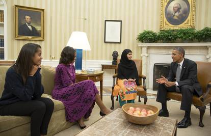 Obama i Michelle u Bijeloj kući susreli se s mladom Malalom