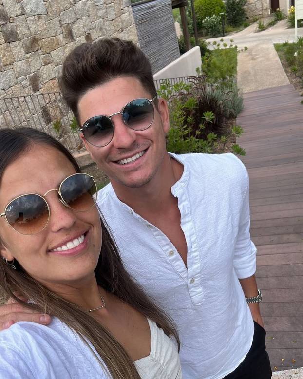 FOTO O potezu njenog momka bruji cijeli svijet. Ona je bivša hokejašica, ali i profesorica...