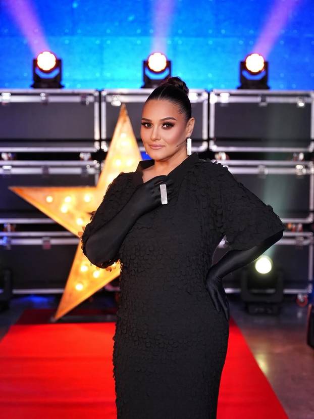 FOTO Opa! Velika promjena za Martinu Tomčić: Čim je završilo finale Supertalenta se ošišala