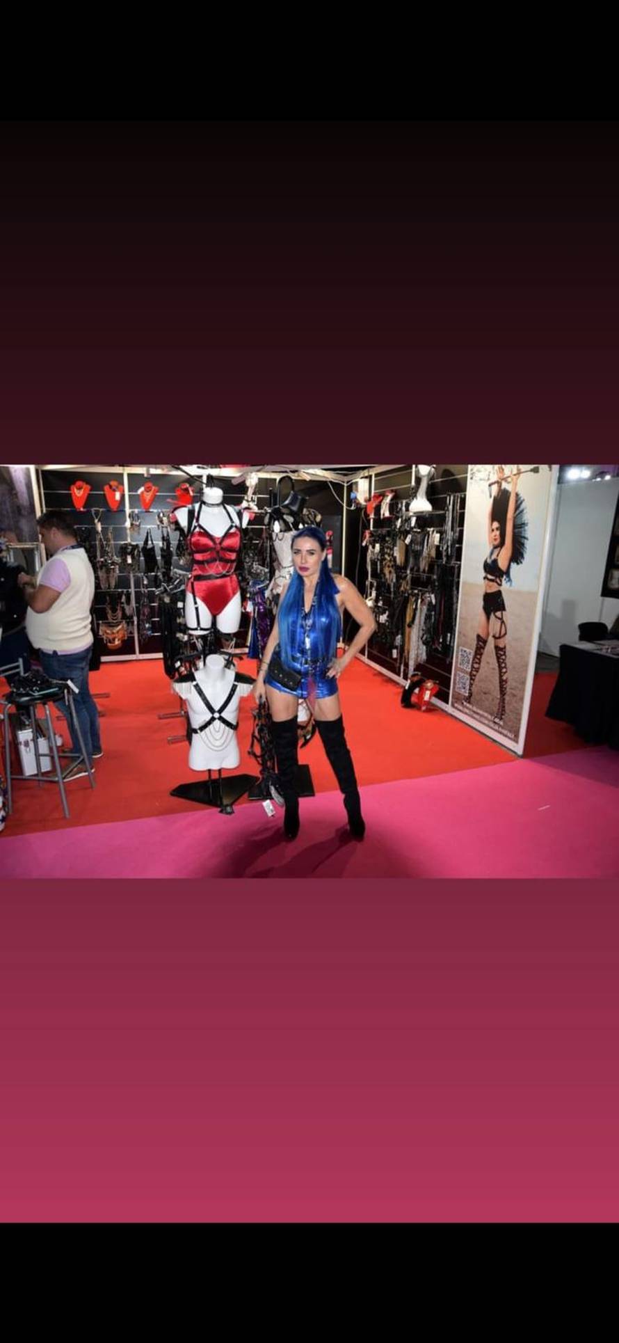 Olja Vampirica 'mlati' lovu na sajmu erotike u Berlinu: 'Nije baš da se ovdje pliva u novcu'
