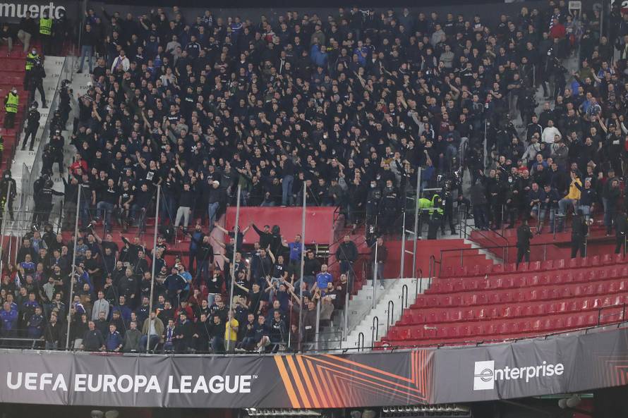 Sevilla: Specijalna policija intervenirala na utakmici GNK Dinamo - FC Sevilla