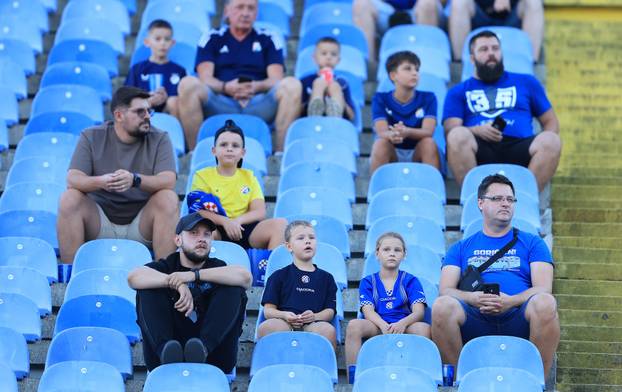Dinamo i Rudeš sastali se u 3. kolu SuperSport HNL-a, zagrijavanje