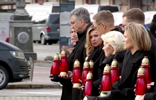 FOTO Plenković zapalio svijeću na obljetnici rata u Ukrajini