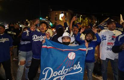 LA je grad prvaka! Dodgersi su osvojili naslov nakon 32 godine