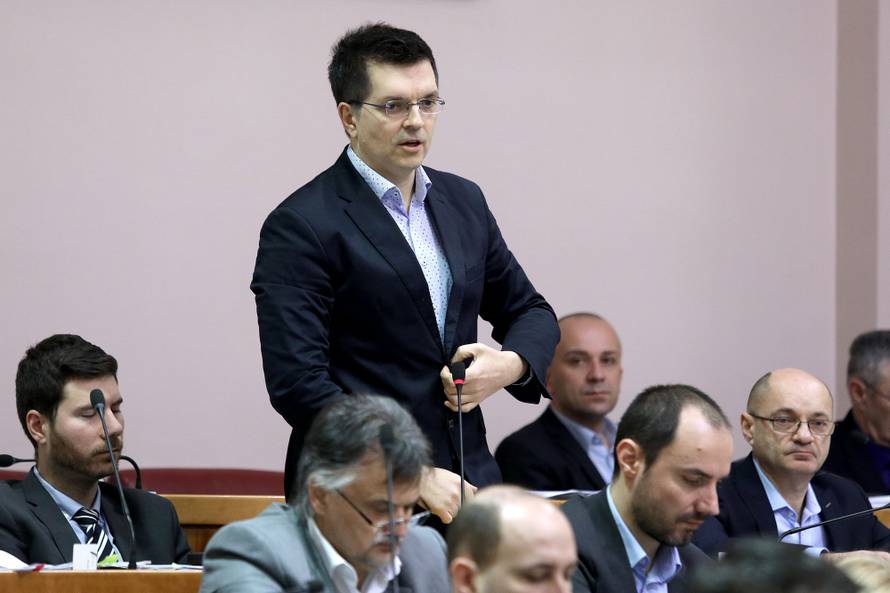 'Probao sam kao zastupnik dobiti plaću na ruke, nije išlo'