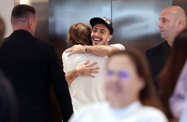 Zagreb: Okupljanje nogometne reprezentacije u Sheratonu uoči kvalifikacijske utakmice protiv Turske