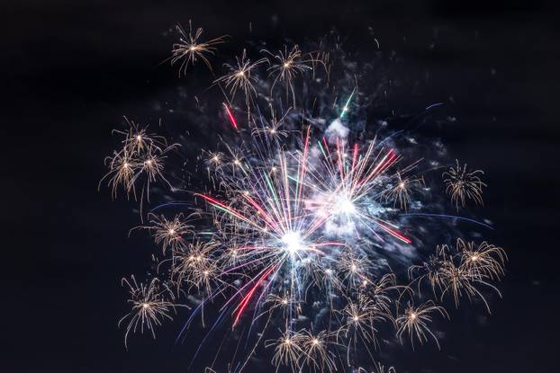 Vatromet u novogodišnjoj noći iznad Zagreba