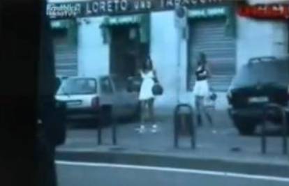 Pogledajte kako Berlusconiju u vilu dovode escort djevojke