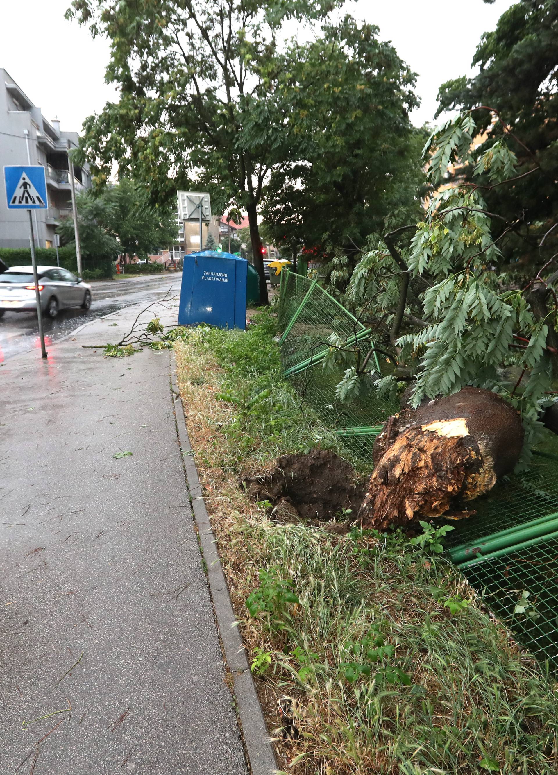 Nevrijeme poharalo Zagreb: "Nosilo je sve pred sobom!"