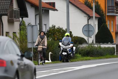 Prometnu i vozačku? Nemam! Kod Čakovca intervenirala policija zbog labuda na cesti