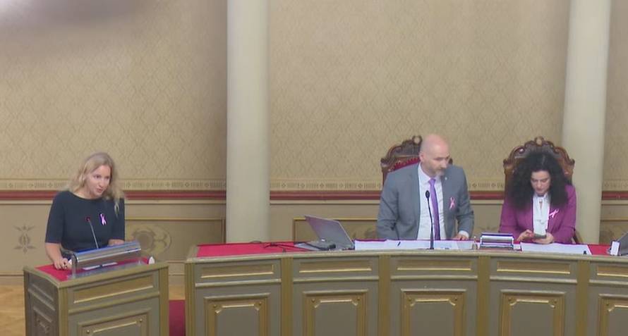 VIDEO SDP-ovka za molitelje rekla da su klečavci, Peternel ju je napao pa su ga izbacili van!