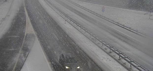 FOTO Pada na Sljemenu, ima ga i na cestama: Pogledajte kako se Hrvatska bijeli na Badnjak!