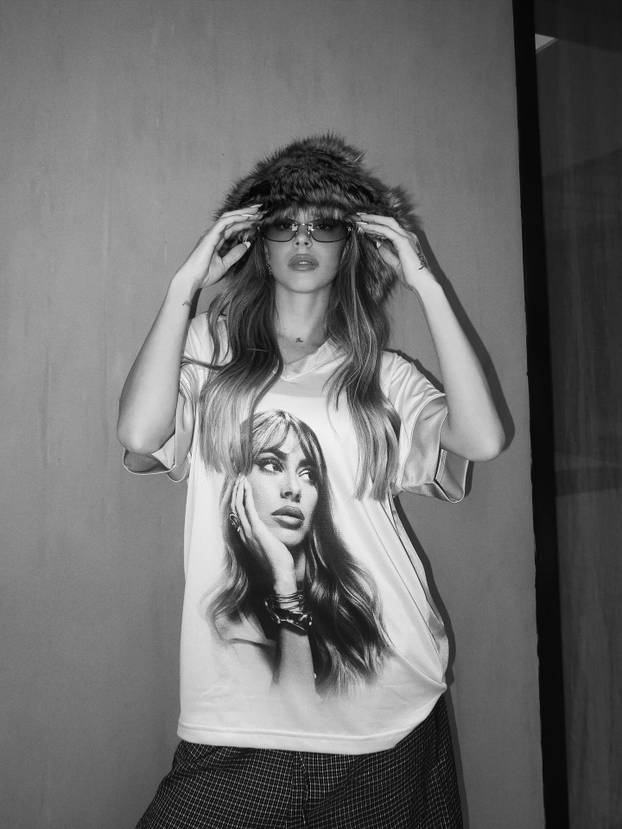 Svjetski prvak ljubi atraktivnu pjevačicu. Uskoro će se vjenčati