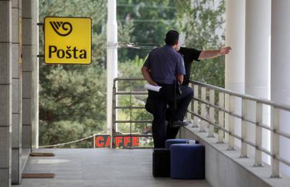Zagreb: Uz  prijetnju vatrenim oružjem opljačkao je poštu